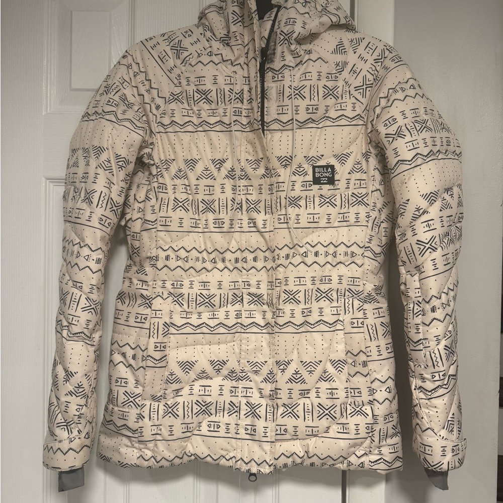 Billabong Cream and Black Patterned Outerwear women’s XS